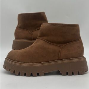 DV by Dolce Vita Lonny Cozy Tan Faux Suede Platform Ankle Boots Size 9.5